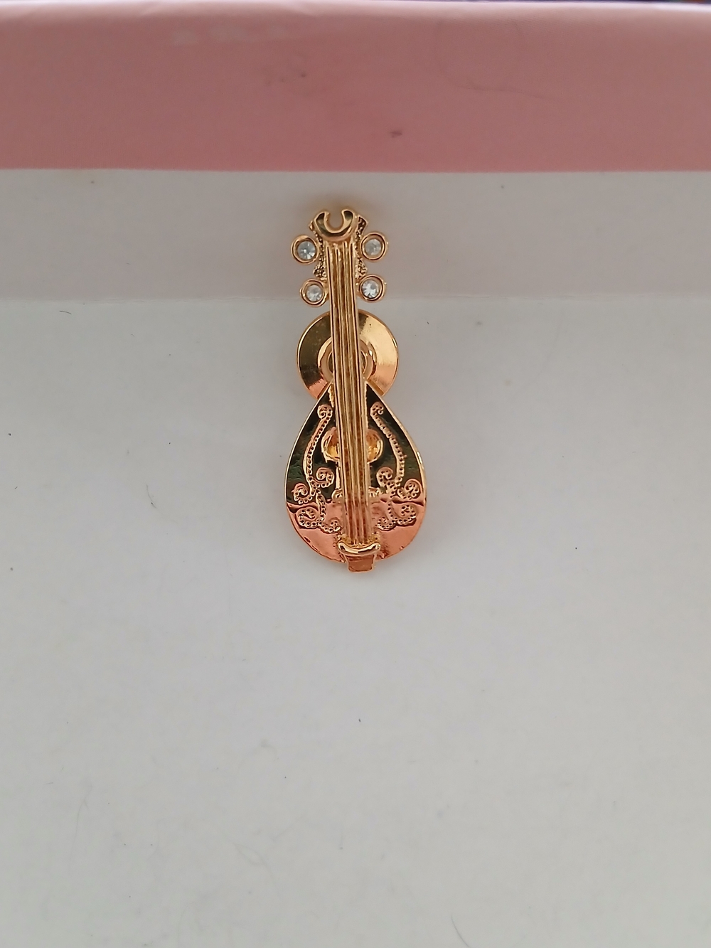 Gold-Tone Lute Brooch Pin - Elegant Music-Inspired Jewelry